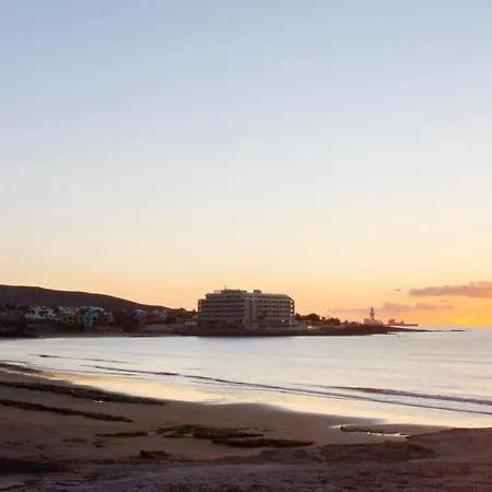 公寓 The Sunrise & Seaview Penthouse - By Medano4you *